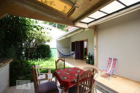 Casa à venda com 350m², 4 quartos e 4 vagas Casa à venda com 350m², 4 quartos e 4 vagasChurrasqueira