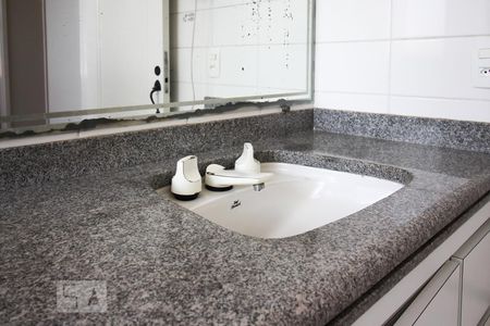 Casa à venda com 350m², 4 quartos e 4 vagas Casa à venda com 350m², 4 quartos e 4 vagasBanheiro