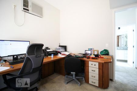 Casa à venda com 350m², 4 quartos e 4 vagas Casa à venda com 350m², 4 quartos e 4 vagasQuarto 2