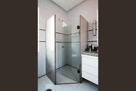 Casa à venda com 350m², 4 quartos e 4 vagas Casa à venda com 350m², 4 quartos e 4 vagasBanheiro da Suíte 1