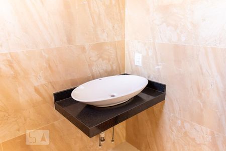 Casa à venda com 173m², 3 quartos e 5 vagas Casa à venda com 173m², 3 quartos e 5 vagasDetalhe do Banheiro da Suite