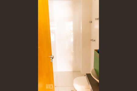 Casa à venda com 173m², 3 quartos e 5 vagas Casa à venda com 173m², 3 quartos e 5 vagasBanheiro de Serviço