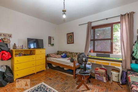 Casa à venda com 170m², 3 quartos e 2 vagasSuite