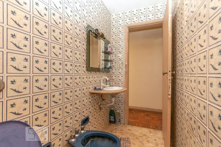 Casa à venda com 170m², 3 quartos e 2 vagasBanheiro