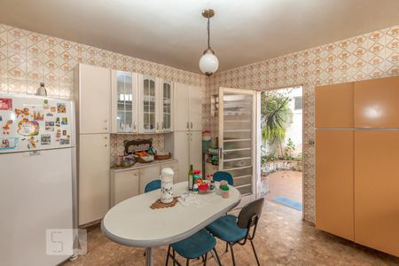 Casa à venda com 170m², 3 quartos e 2 vagasCozinha