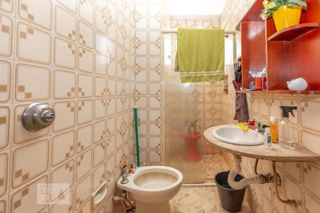 Casa à venda com 170m², 3 quartos e 2 vagasBanheiro da Suite