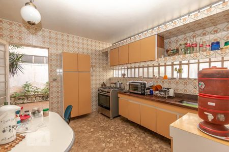 Casa à venda com 170m², 3 quartos e 2 vagasCozinha