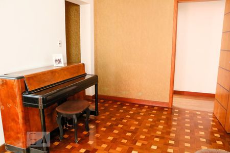 Sala de casa à venda com 6 quartos, 450m² em Interlagos, São Paulo