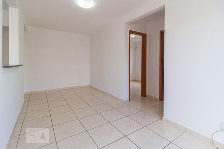 Sala de apartamento para alugar com 2 quartos, 60m² em Taquara, Rio de Janeiro