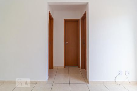 Corredor de apartamento para alugar com 2 quartos, 60m² em Taquara, Rio de Janeiro