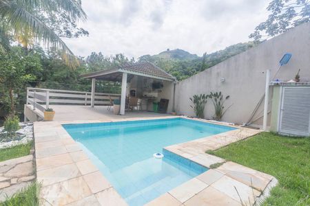Casa para alugar com 680m², 3 quartos e 2 vagasPiscina