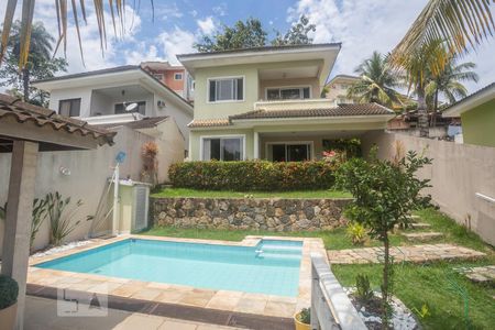 Casa para alugar com 680m², 3 quartos e 2 vagasFachada