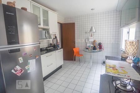 Casa para alugar com 680m², 3 quartos e 2 vagasCozinha