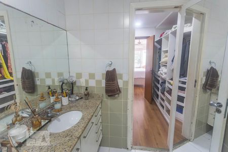 Casa para alugar com 680m², 3 quartos e 2 vagasBanheiro Suíte