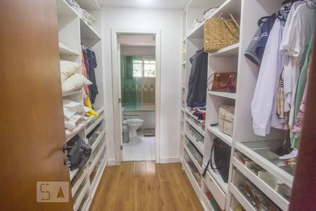 Casa para alugar com 680m², 3 quartos e 2 vagasSuíte Closed