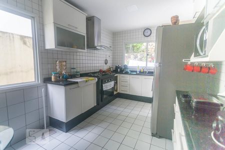 Casa para alugar com 680m², 3 quartos e 2 vagasCozinha