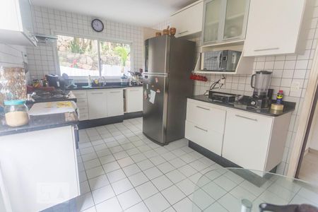 Casa para alugar com 680m², 3 quartos e 2 vagasCozinha