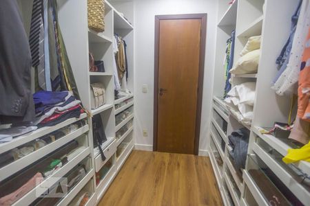 Casa para alugar com 680m², 3 quartos e 2 vagasSuíte Closed