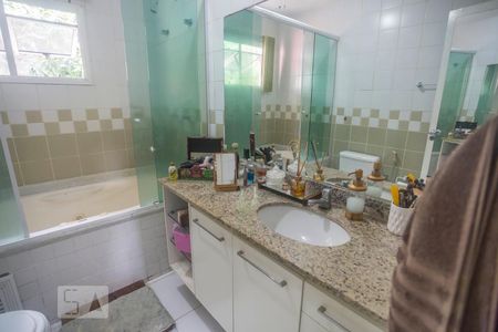 Casa para alugar com 680m², 3 quartos e 2 vagasBanheiro Suíte