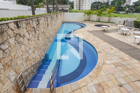 Apartamento à venda com 131m², 3 quartos e 1 vaga Apartamento à venda com 131m², 3 quartos e 1 vagaÁrea comum - Piscina