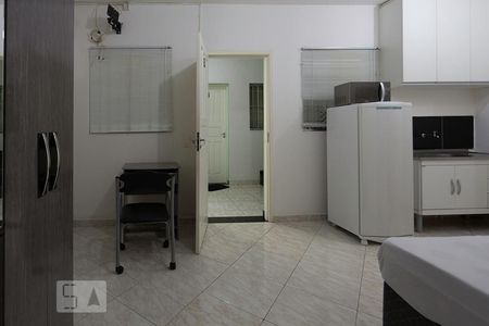 Quarto de kitnet/studio para alugar com 1 quarto, 25m² em Jardim Peri Peri, São Paulo