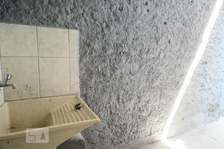 Área de Serviço de casa para alugar com 1 quarto, 70m² em Parque Peruche, São Paulo