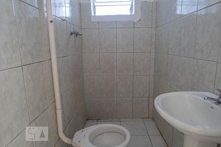 Banheiro de casa para alugar com 1 quarto, 70m² em Parque Peruche, São Paulo