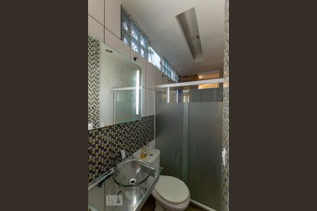 Casa à venda com 280m², 4 quartos e sem vaga Casa à venda com 280m², 4 quartos e sem vagaBanheiro da Suite Canadense