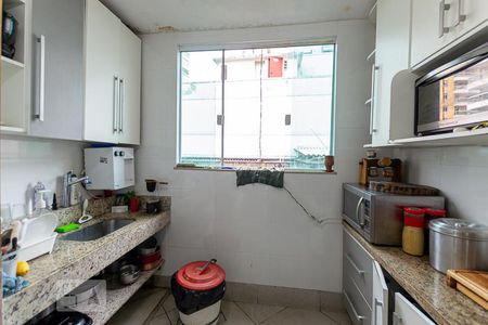 Casa à venda com 280m², 4 quartos e sem vaga Casa à venda com 280m², 4 quartos e sem vagaCozinha