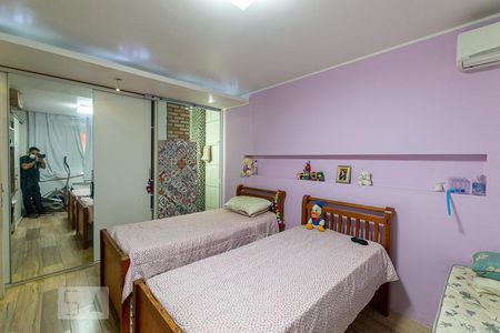 Casa à venda com 280m², 4 quartos e sem vaga Casa à venda com 280m², 4 quartos e sem vagaSuite Canadense