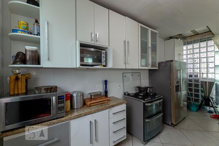 Casa à venda com 280m², 4 quartos e sem vaga Casa à venda com 280m², 4 quartos e sem vagaCozinha