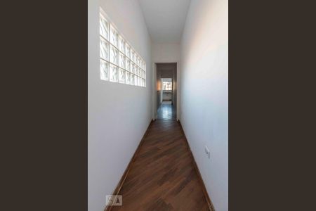 Corredor de casa à venda com 2 quartos, 65m² em Vila Dalila, São Paulo