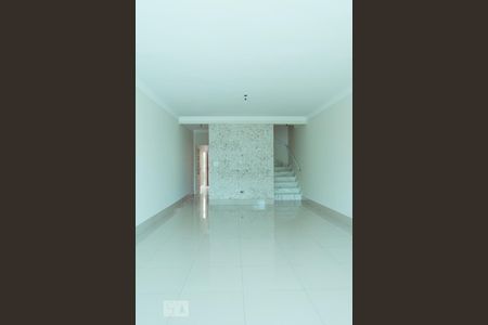 Sala de casa à venda com 2 quartos, 210m² em Piqueri, São Paulo