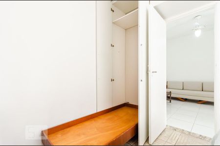 Detalhe cama articulvel de apartamento para alugar com 1 quarto, 45m² em Ponta da Praia, Santos