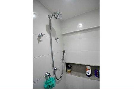 Apartamento para alugar com 63m², 2 quartos e 2 vagasChuveiro