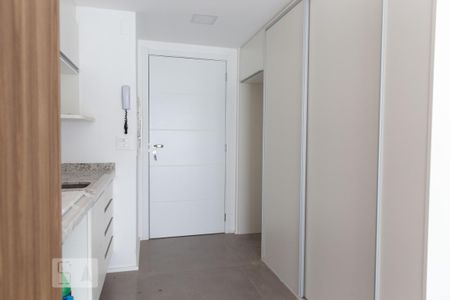Cozinha de kitnet/studio para alugar com 1 quarto, 42m² em São João, Porto Alegre