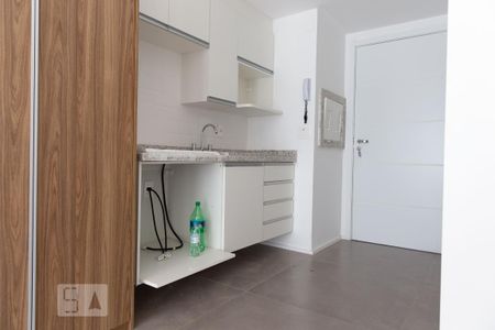 Cozinha de kitnet/studio para alugar com 1 quarto, 42m² em São João, Porto Alegre