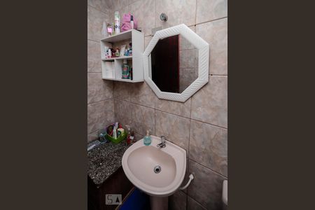 Banheiro de casa de condomínio à venda com 2 quartos, 180m² em Cascadura, Rio de Janeiro