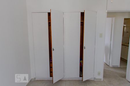 Apartamento à venda com 76m², 3 quartos e 1 vagaQuarto 2 - Armários