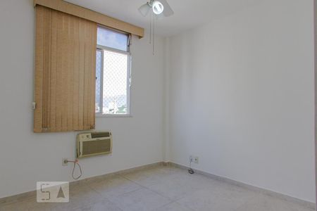 Apartamento à venda com 76m², 3 quartos e 1 vagaQuarto 2