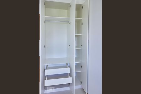 Quarto 1 de apartamento para alugar com 2 quartos, 75m² em Freguesia de Jacarepaguá, Rio de Janeiro