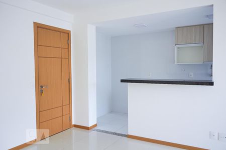 Sala de apartamento para alugar com 2 quartos, 75m² em Freguesia de Jacarepaguá, Rio de Janeiro