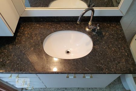 Banheiro de apartamento para alugar com 1 quarto, 60m² em Vila Mariana, São Paulo