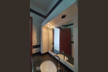 Banheiro de apartamento para alugar com 1 quarto, 60m² em Vila Mariana, São Paulo