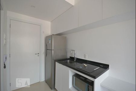 Cozinha de kitnet/studio para alugar com 1 quarto, 21m² em Liberdade, São Paulo