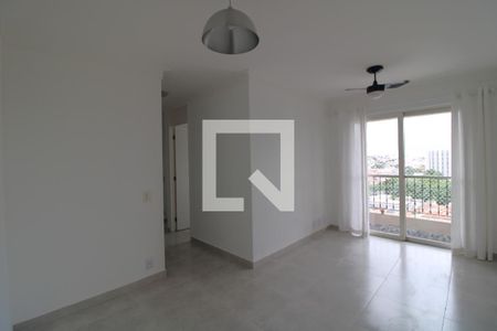 Sala de apartamento para alugar com 3 quartos, 74m² em Vila Isa, São Paulo