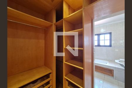 Casa para alugar com 147m², 4 quartos e 2 vagas Casa para alugar com 147m², 4 quartos e 2 vagasSuíte Closet