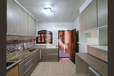 Casa para alugar com 147m², 4 quartos e 2 vagas Casa para alugar com 147m², 4 quartos e 2 vagasCozinha