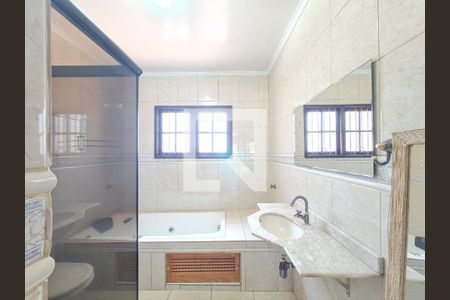 Casa para alugar com 147m², 4 quartos e 2 vagas Casa para alugar com 147m², 4 quartos e 2 vagasBanheiro da Suíte