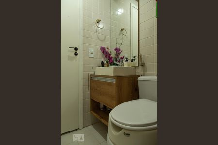 Apartamento à venda com 111m², 2 quartos e 2 vagas Apartamento à venda com 111m², 2 quartos e 2 vagasBanheiro social